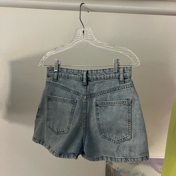 Denim shorts - Picture 2 of 3